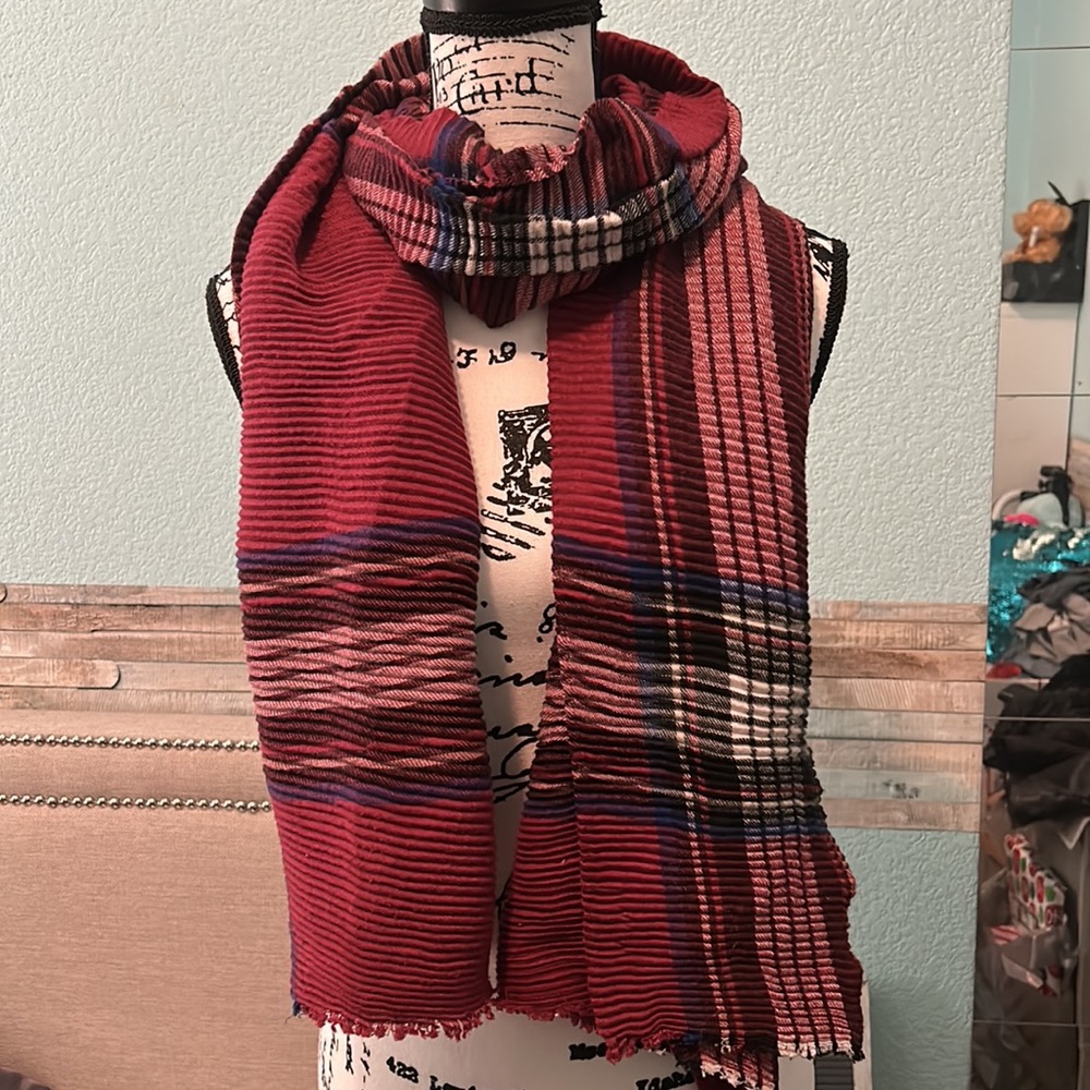 Bass Scarf